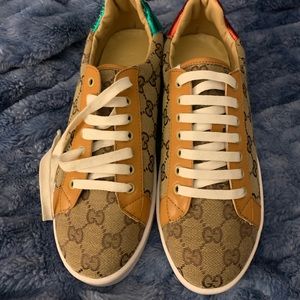 Inspired brand tennis shoes NWOT, EU40